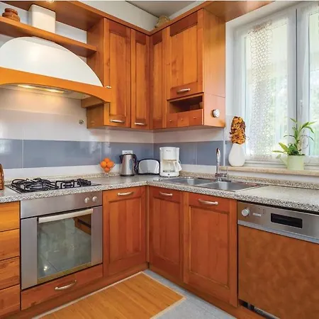 Lela Apartman