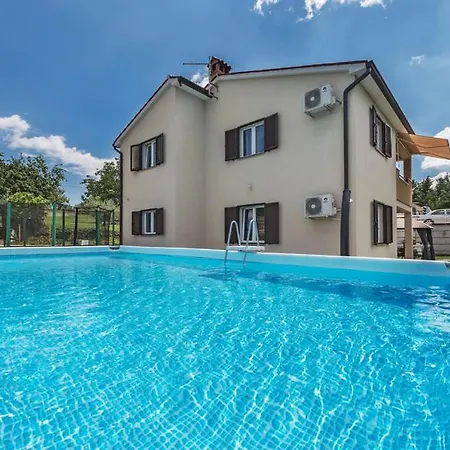 Lela Apartman