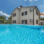 Lela Apartment