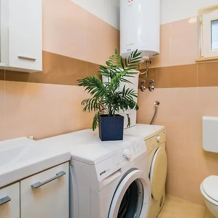 Lela Apartment