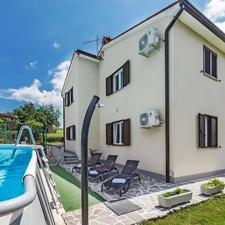 Lela Apartment
